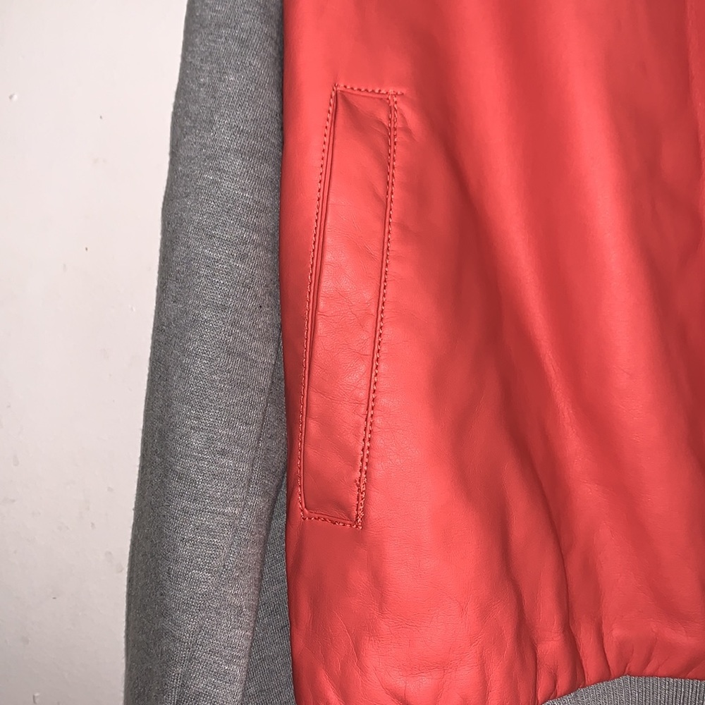 Red & gray jacket - Picture 4 of 6